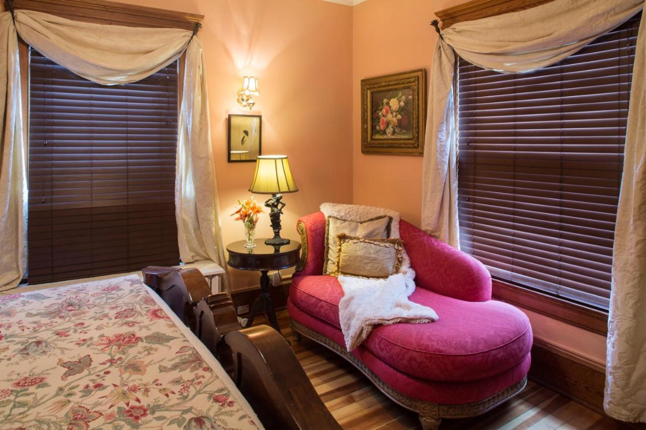 The Lion And The Rose Bed And Breakfast แอชวิลล์ ภายนอก รูปภาพ