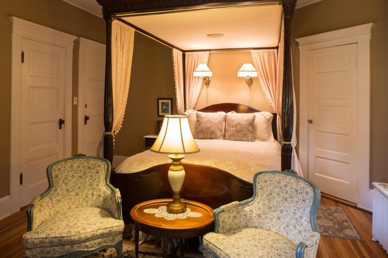The Lion And The Rose Bed And Breakfast แอชวิลล์ ภายนอก รูปภาพ